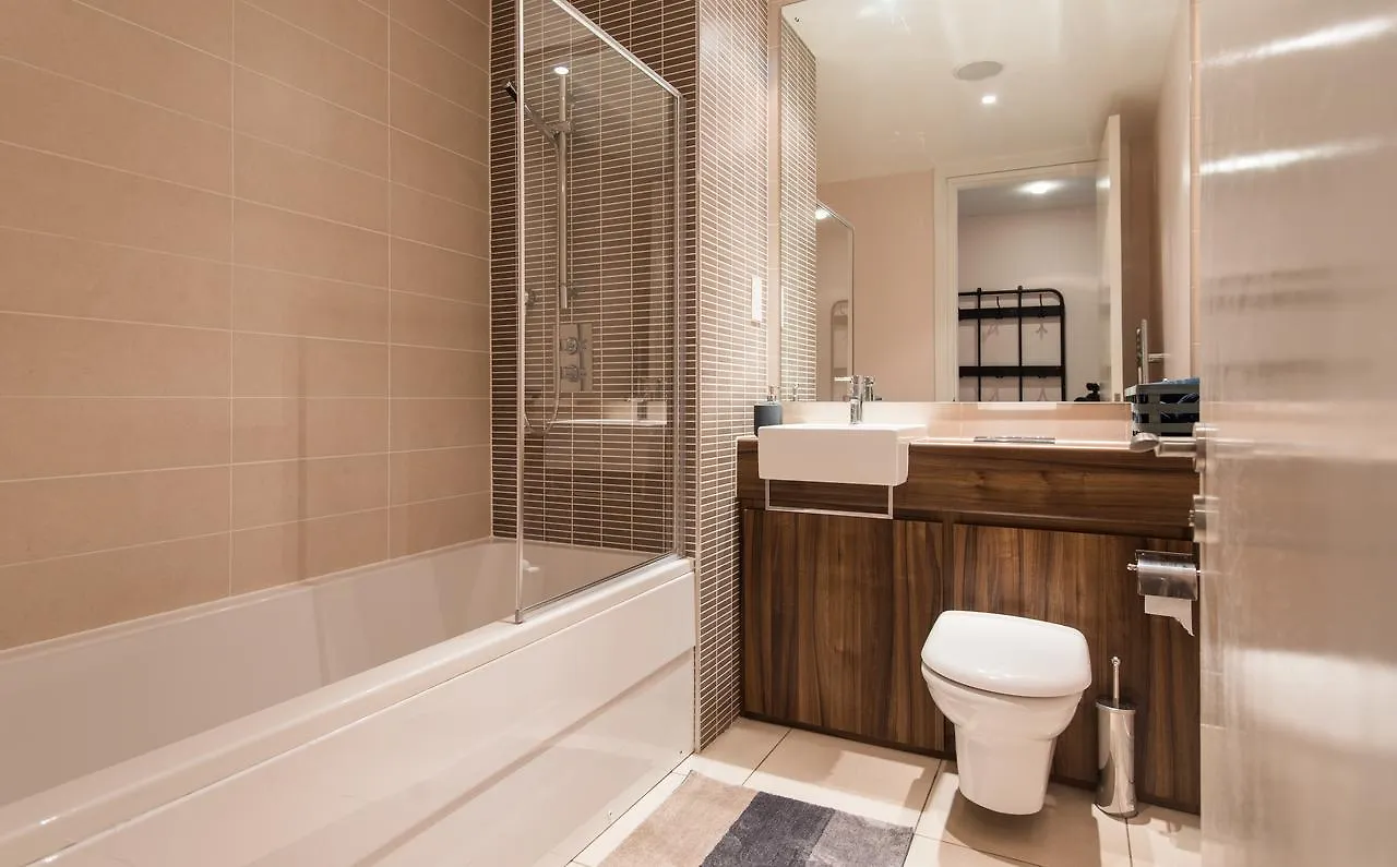 Titanic Marina View Apartment 벨파스트 0*,
